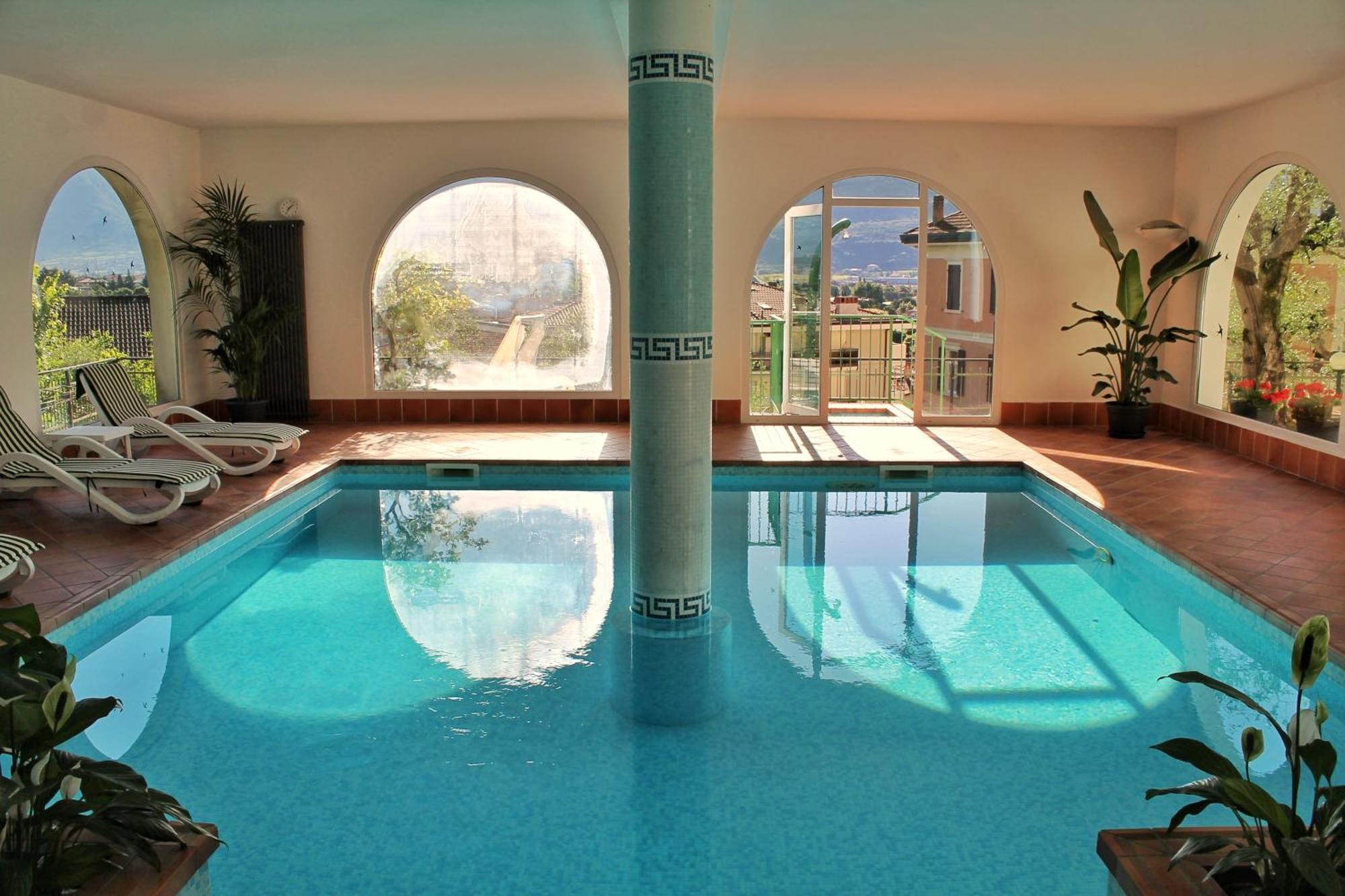 Aparthotel Englovacanze ริวาเดลการ์ดา ภายนอก รูปภาพ